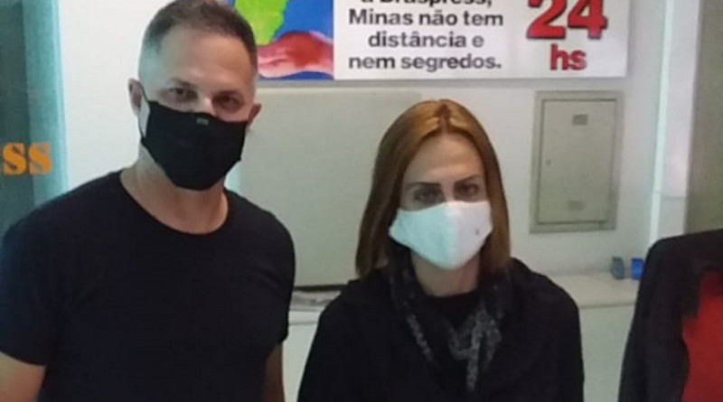 Chefe de Gabinete da Utramig, Cristiane Simão Sadi, recebeu a doação de máscaras oficiais de Marcello Figueiredo, gerente regional da Braspress em MG