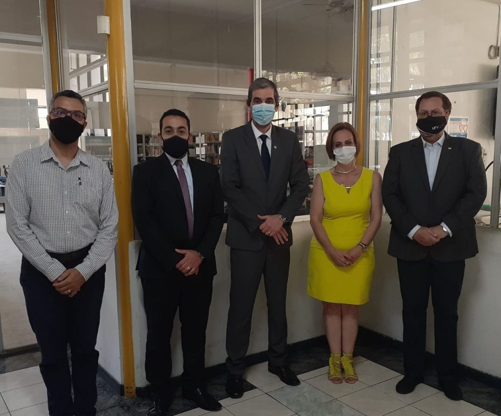 Utramig recebe dirigentes universitários
